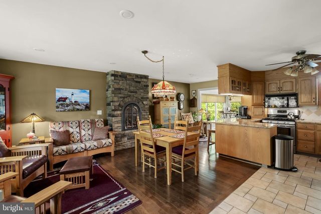 136 CAROL DR, Washington Boro, PA 17582