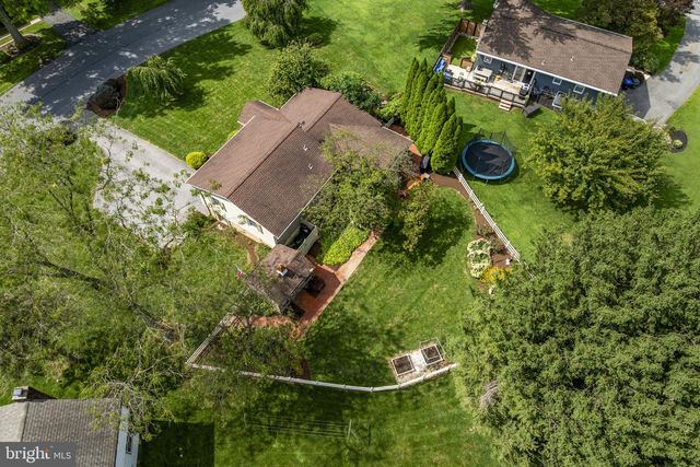136 CAROL DR, Washington Boro, PA 17582