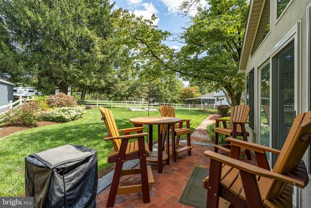 136 CAROL DR, Washington Boro, PA 17582