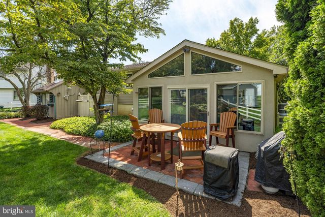 136 CAROL DR, Washington Boro, PA 17582