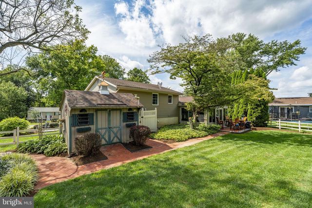 136 CAROL DR, Washington Boro, PA 17582