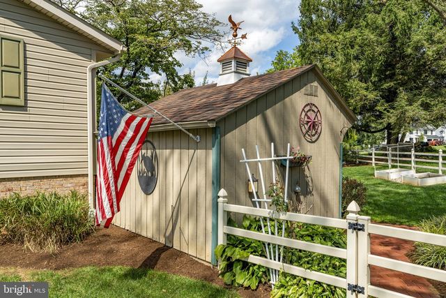136 CAROL DR, Washington Boro, PA 17582