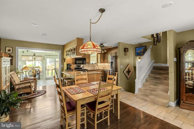 136 CAROL DR, Washington Boro, PA 17582