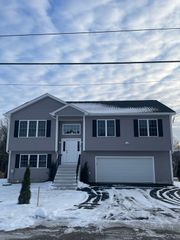 27 Havana Rd, Worcester, MA 01603
