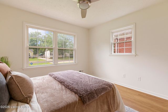 719 Iroquois Ave, Louisville, KY 40214