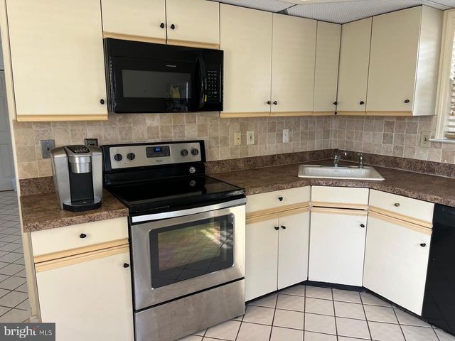 27-C BENJAMIN FRANKLIN DR, Monroe Township, NJ 08831