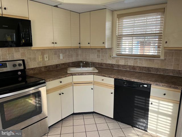 27-C BENJAMIN FRANKLIN DR, Monroe Township, NJ 08831