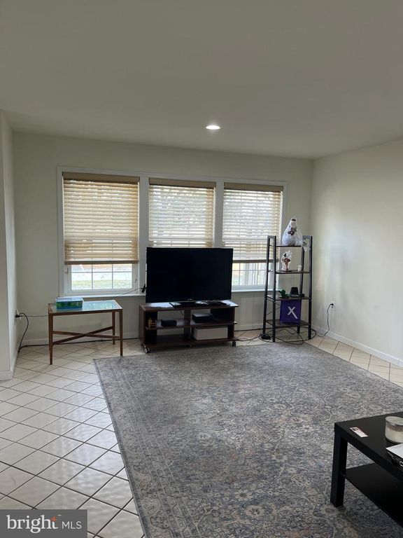 27-C BENJAMIN FRANKLIN DR, Monroe Township, NJ 08831