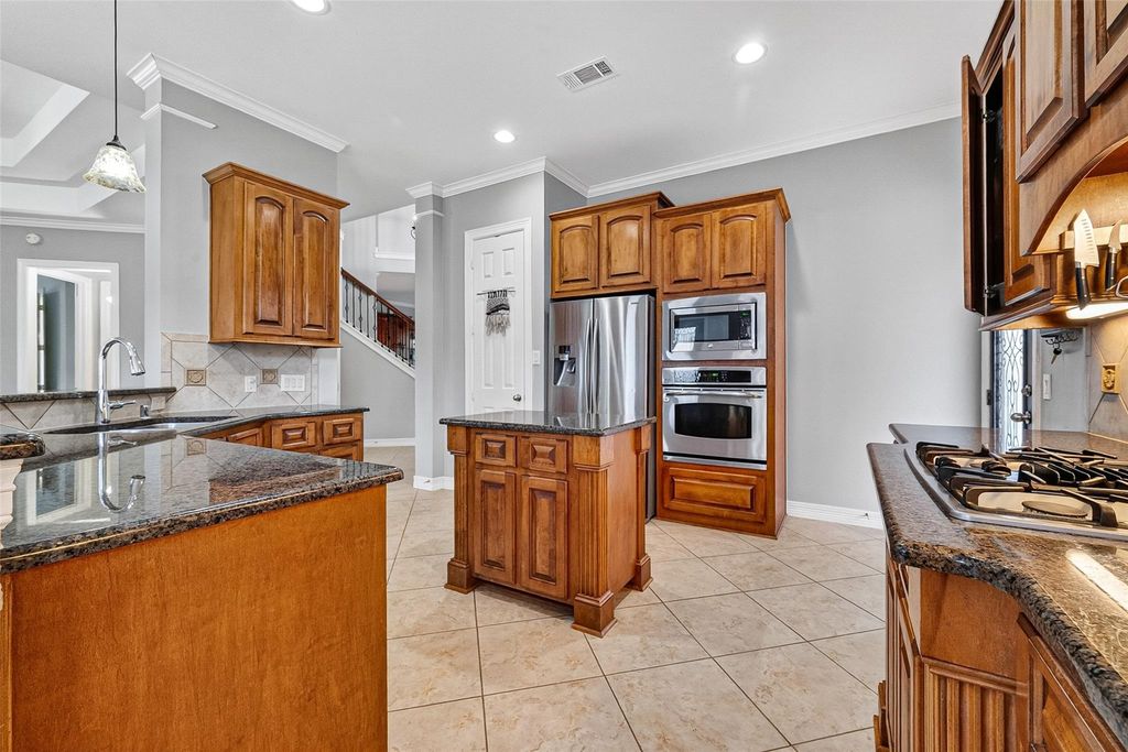 Image 13 of property listing at 3102 Purple Finch, Missouri City, TX 77459