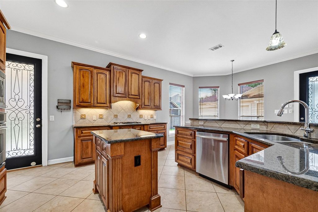 Image 14 of property listing at 3102 Purple Finch, Missouri City, TX 77459
