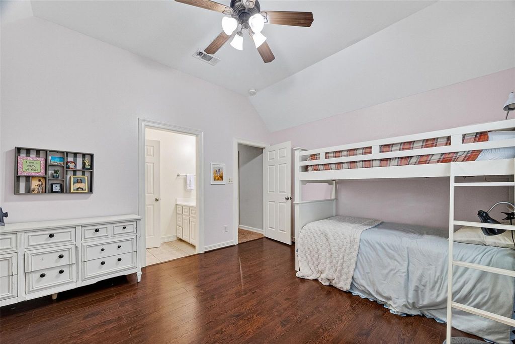 Image 27 of property listing at 3102 Purple Finch, Missouri City, TX 77459