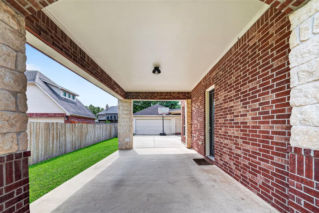 Image 32 of property listing at 3102 Purple Finch, Missouri City, TX 77459