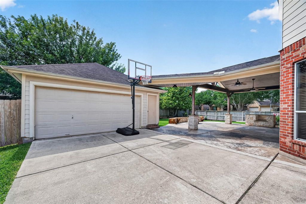 Image 35 of property listing at 3102 Purple Finch, Missouri City, TX 77459