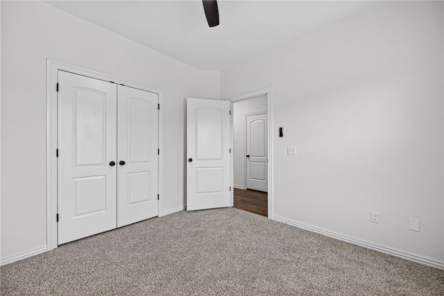 731 N Wordsworth Lane, Fayetteville, AR 72704