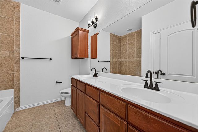 731 N Wordsworth Lane, Fayetteville, AR 72704