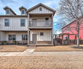 731 N Wordsworth Lane, Fayetteville, AR 72704