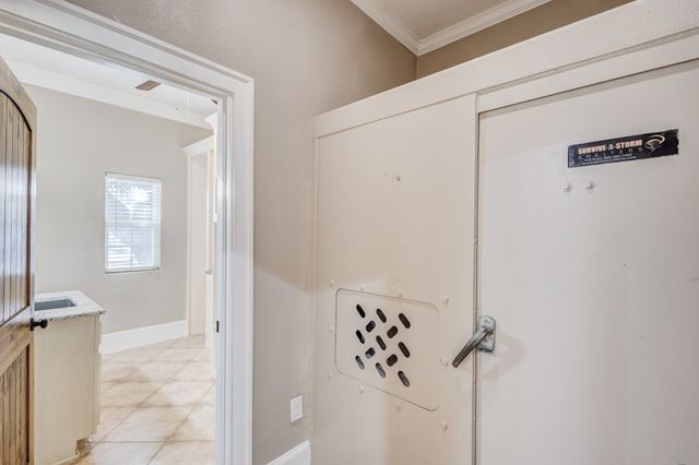 7101 Bridges Avenue, Richland Hills, TX 76118