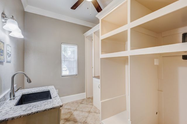 7101 Bridges Avenue, Richland Hills, TX 76118
