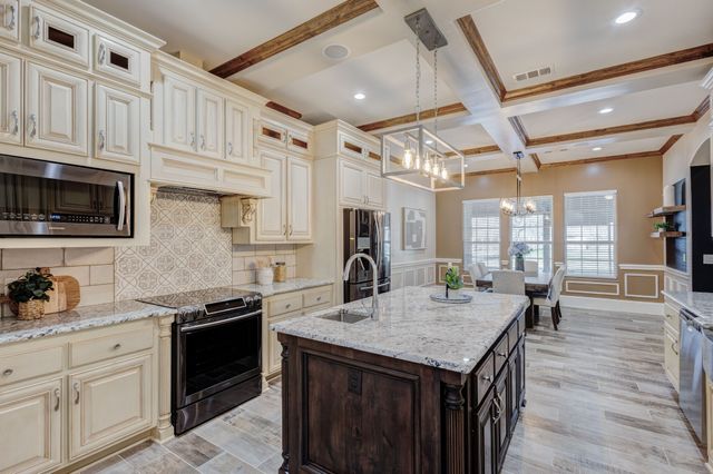 7101 Bridges Avenue, Richland Hills, TX 76118