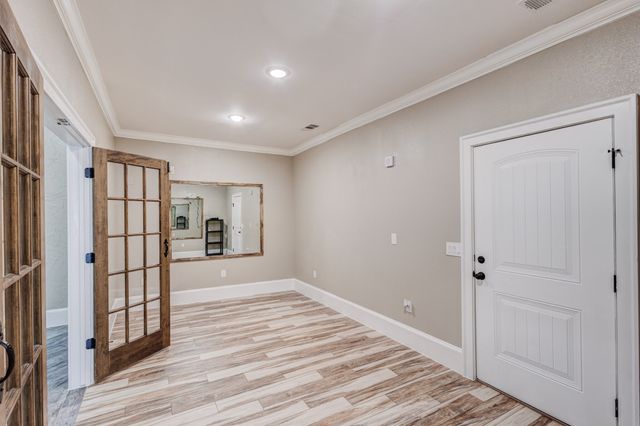 7101 Bridges Avenue, Richland Hills, TX 76118