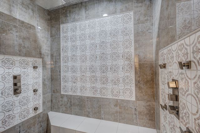 7101 Bridges Avenue, Richland Hills, TX 76118