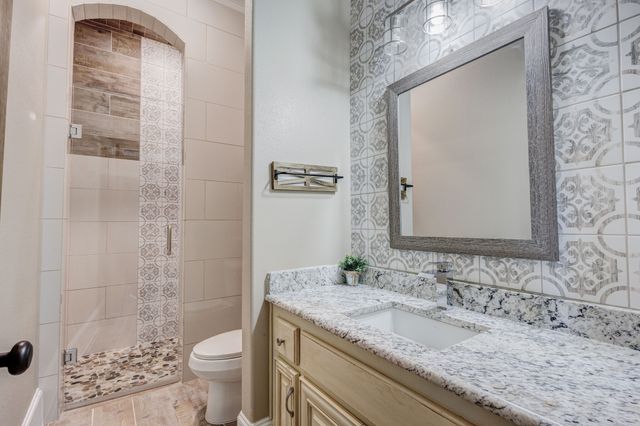 7101 Bridges Avenue, Richland Hills, TX 76118