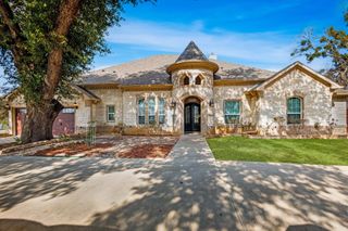 7101 Bridges Avenue, Richland Hills, TX 76118