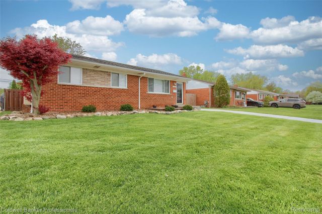 30081 Balmoral Street, Garden City, MI 48135