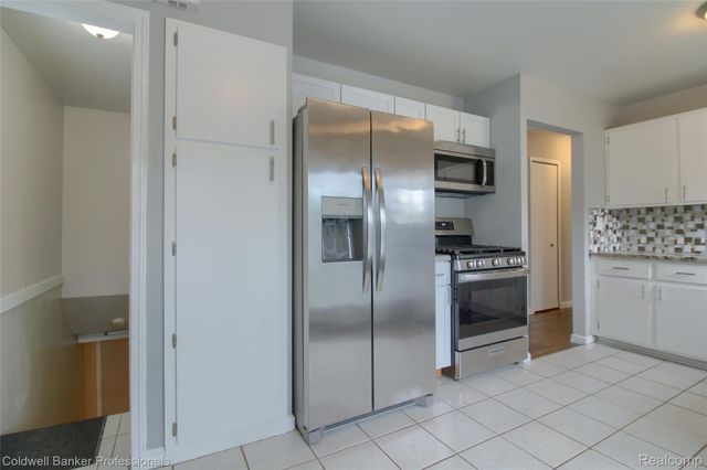 30081 Balmoral Street, Garden City, MI 48135