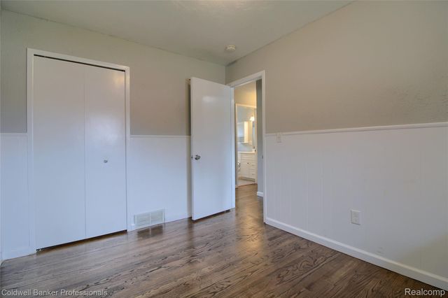 30081 Balmoral Street, Garden City, MI 48135