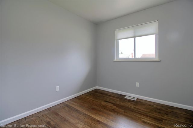 30081 Balmoral Street, Garden City, MI 48135