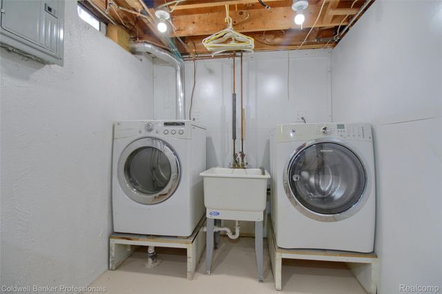 30081 Balmoral Street, Garden City, MI 48135