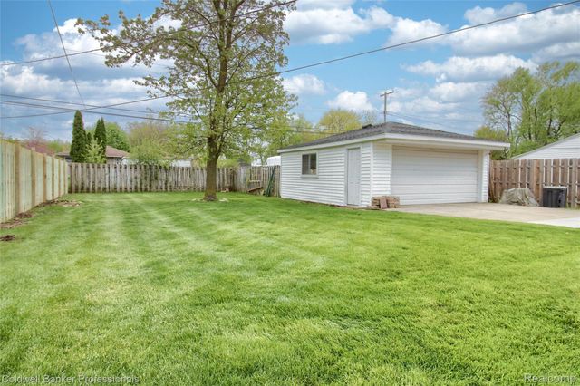 30081 Balmoral Street, Garden City, MI 48135