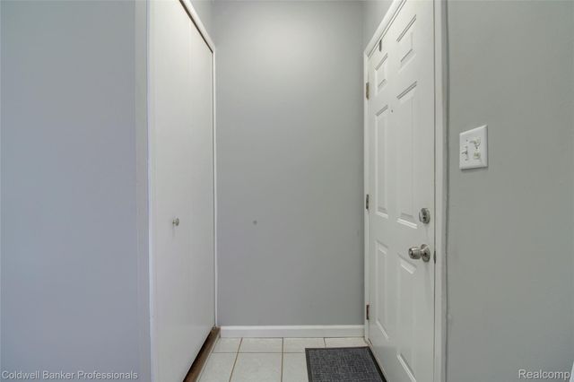 30081 Balmoral Street, Garden City, MI 48135