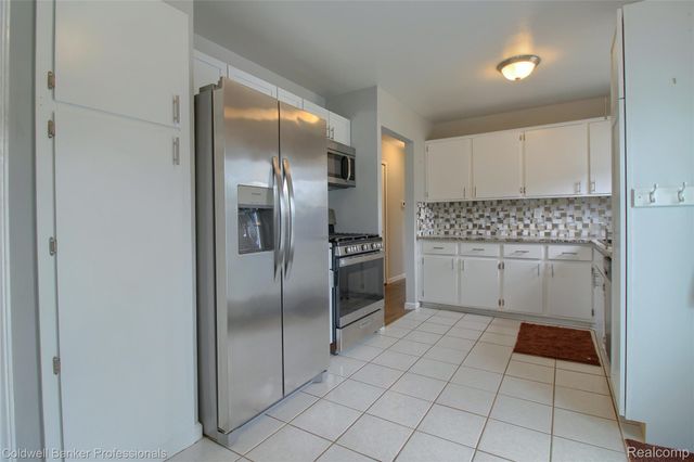 30081 Balmoral Street, Garden City, MI 48135