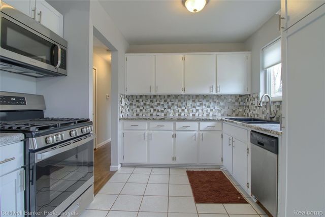 30081 Balmoral Street, Garden City, MI 48135