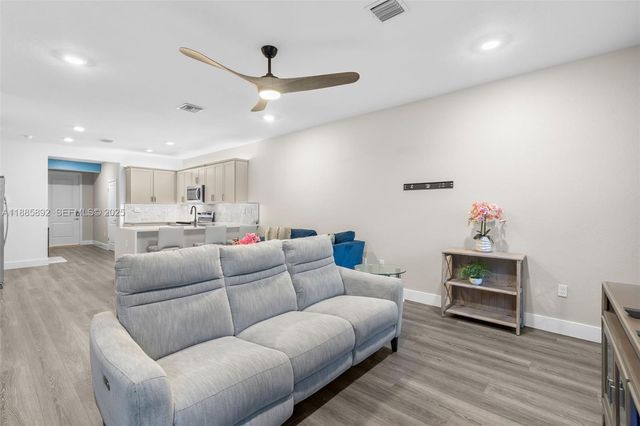 110 SW 171st Way, Pembroke Pines, FL 33027