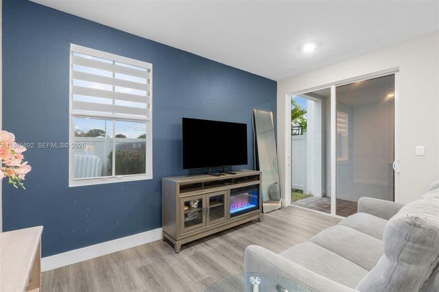 110 SW 171st Way, Pembroke Pines, FL 33027