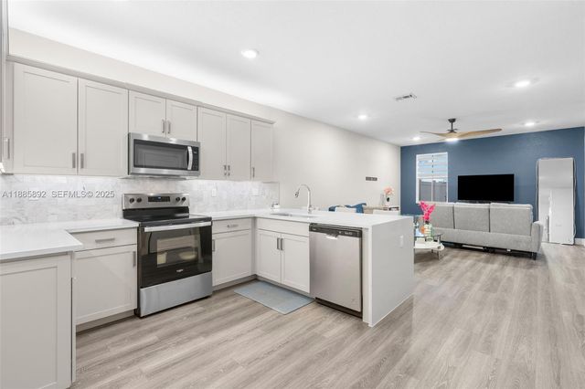 110 SW 171st Way, Pembroke Pines, FL 33027