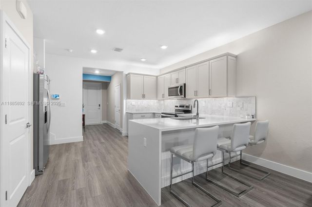 110 SW 171st Way, Pembroke Pines, FL 33027