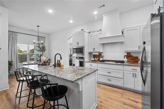 6048 W Quinn Street, Fayetteville, AR 72704
