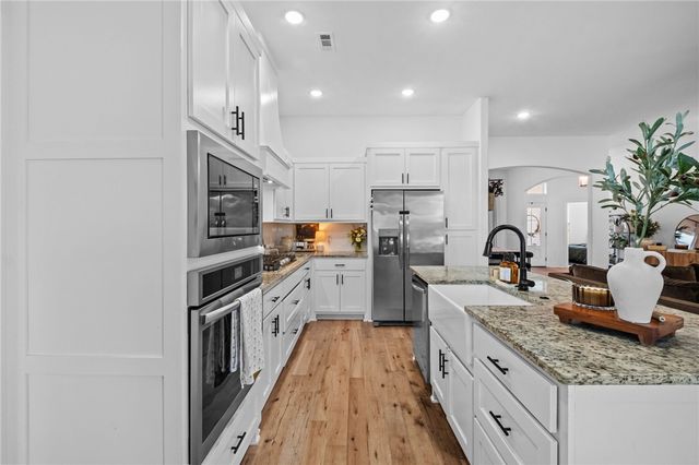 6048 W Quinn Street, Fayetteville, AR 72704
