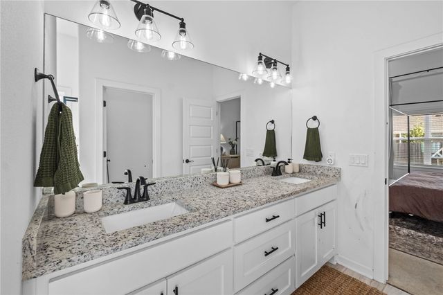 6048 W Quinn Street, Fayetteville, AR 72704