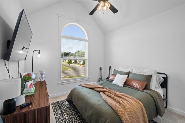 6048 W Quinn Street, Fayetteville, AR 72704
