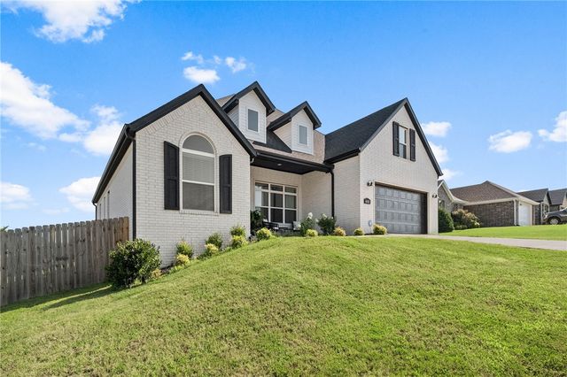 6048 W Quinn Street, Fayetteville, AR 72704
