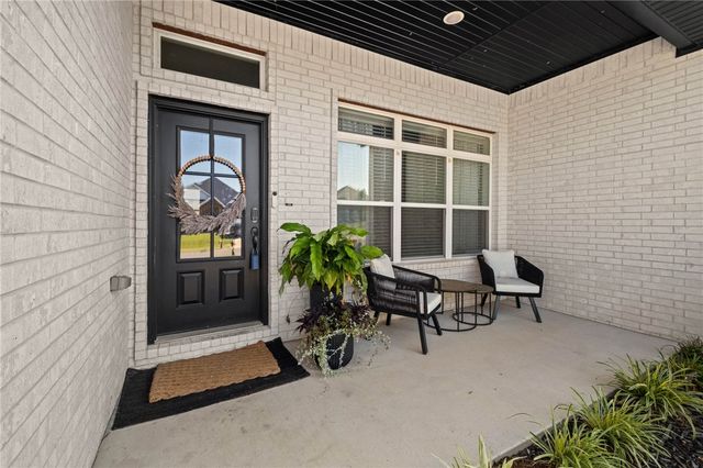 6048 W Quinn Street, Fayetteville, AR 72704