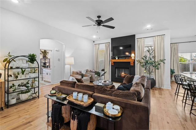 6048 W Quinn Street, Fayetteville, AR 72704