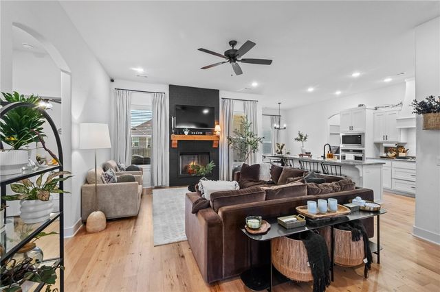 6048 W Quinn Street, Fayetteville, AR 72704