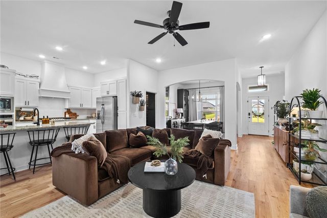 6048 W Quinn Street, Fayetteville, AR 72704
