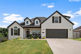 6048 W Quinn Street, Fayetteville, AR 72704